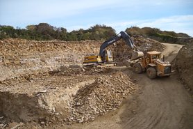 "Digging & loading at the quarry hole" - Click for a bigger picture!
